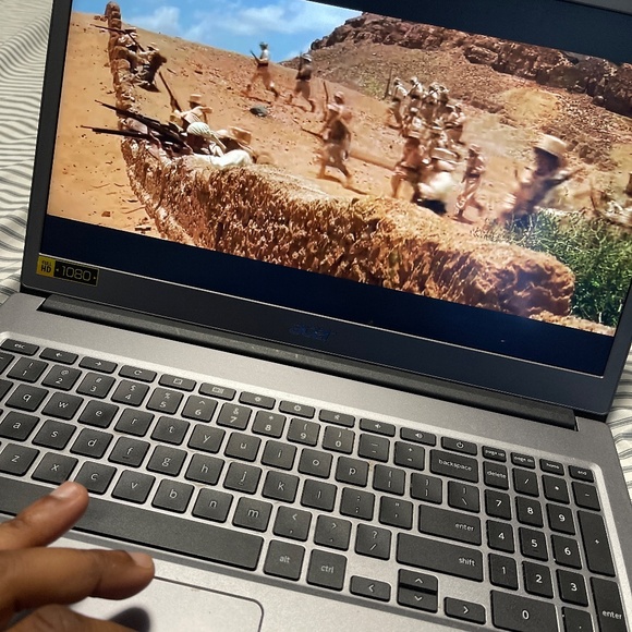 ACER Google laptop - Picture 3 of 3